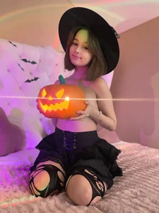 Mary_uw Happy Halloween with the little witch! Pic 5