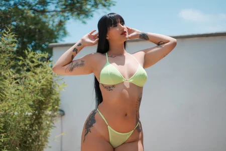 BethanyDoll Public টি ছবি