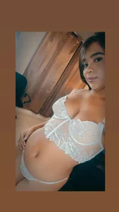 pamela-montes 🖤 ONE LOOK ISN'T ENOUGH 🖤 รูป 