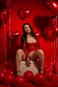 Ari-New Public Pic 3