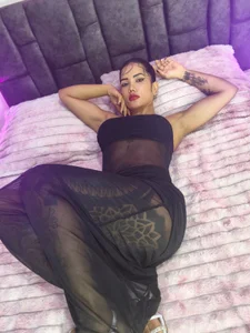 juliane_sweer1 juliane in the bed Pic 4