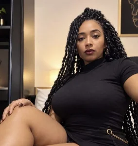 SELENA_BIGBOOBS Me in heels Pic