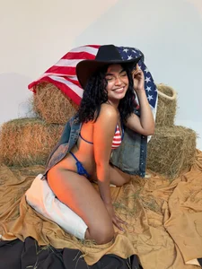 MelodyAlvarez HAPPY 4TH OF JULY!! 🎇 Immagine  6