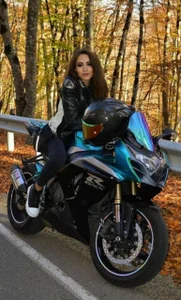 Kumiho_7777 Ailin and bike. Bilde