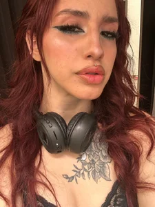 Elodiee_Roussee How about a redhead? Foto 2