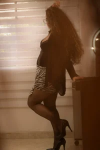 niraksilのCome and dare, learn by your favorite teacherの枚の写真