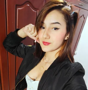 LuisaLean Public Pic 2