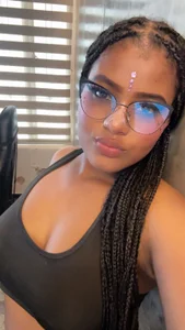 mafe_garcia: Mmm 💦🍒🥵 ( 3 фото)