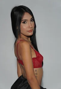 Valery_Paola Hot in red Bilde 2