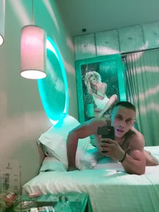 Yioz Street boy зображення 5