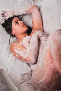 Charlotte_Ice1paint me with your tongue图片 2