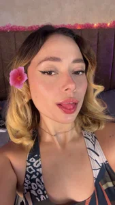 LanaMills_ 🤤🤤 Pic 7