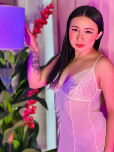 MaddisonPetite Soft & Sweet Pic