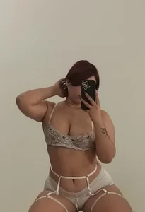 DanellaZambrano Sexy curvy in lengerie Immagine  3