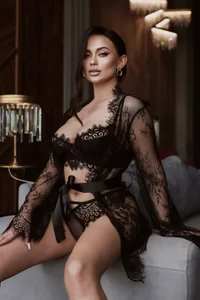 ArielGrand Public Pic 5