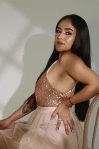 aittannax elegant and sexy woman  2টি ছবি