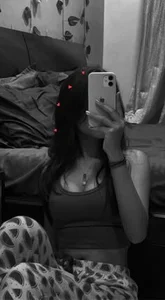 Hotty-Doll Public  2টি ছবি
