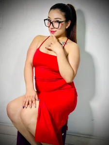 AdharaRose_Rs 🌹🤍 Classy, Sweet & Irresistible 🤍🌹 Pic 6