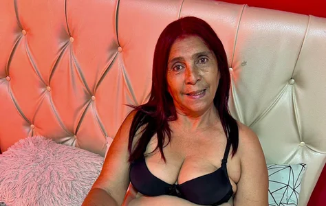 red is passion! I love it, it's exciting! de renata_milf_  3 Imagens