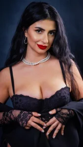 OliveWilson Public টি ছবি