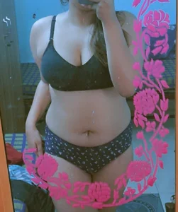 Ananyaa_21 Public Gambar 5