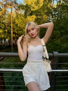 _Anna_Nolan_のPublicの 7枚の写真