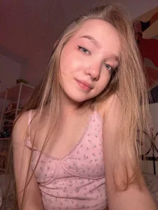 bambi_lu pink is my fav color!👙 Foto 6