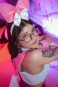 lana_dol 🎃🐰This bunny doesn’t hand out candy… but she sure knows how to sweeten your night 😈🍭 Foto 2