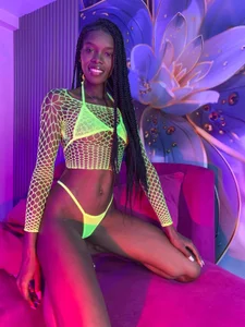 bonieklent: NEON LIGHTS ( 3 фото)