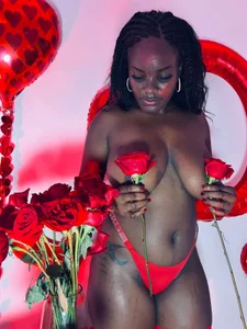 alexa_kushh: 🌹 “Between roses, sighs and a touch of mischief... happy Valentine's Day to you.” 💘 ( 3 фото)