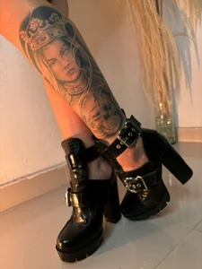 ValenG023 heels Pic 2