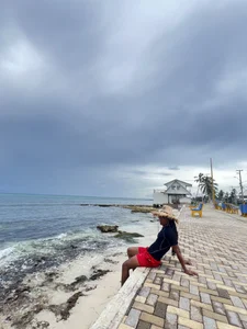 Lucas_eevans The sea heals everything. Hình 3