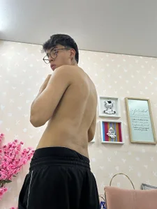 Willow_Pearl HANDSOME GUY READY TO ENJOY Pic