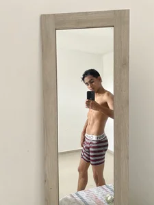 danny_hot23_: Public ( 5 фото)