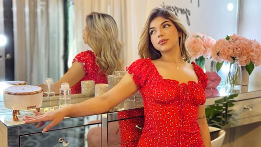 AngelBlushXXX sexy in red Foto 3