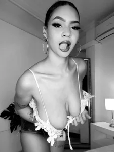 ZoeSanthanna_ ✨✨v 圖片