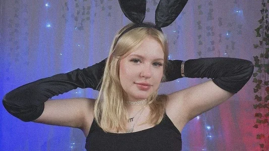 Mila_wxw Bunny girl 👯‍♂️ Pic 2