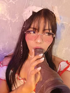 pocahontaslatinaa: fuck me throat ( 3 фото)