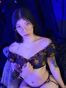 Maddison_Foxxx Tell me something… are you always this distracting, or do I bring out a special talent in you? Pic 3