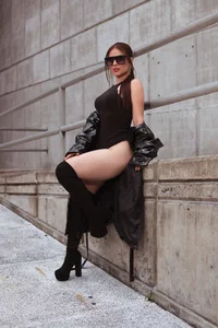 MelanieHudson_ P O S E Pic 2