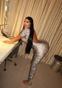 BIGBOOTYELLIEXXX Me - {count, plural, one {תמונה אחת} two {שתי תמונות} many {# תמונות} other {# תמונות}}