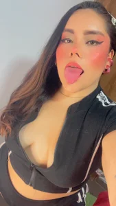CamilJoness69 kullanıcısının Black time 😏🖤 albümü -  2 fotoğraf