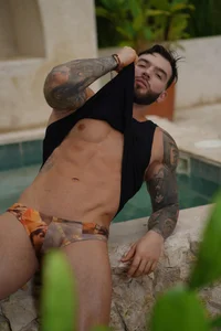 OLIVER_COLT Come and spend an afternoon of pool next to me 사진