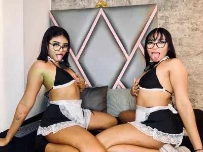 Polett_AmarantaのSexy mucamas🤍🖤の 3枚の写真