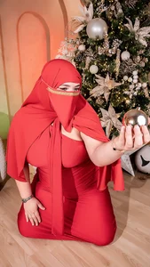 oksaana_arabic Red Dress Season ❤️ Pic 9