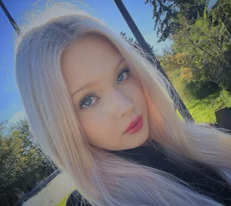 ElsaDivine: Public ( 5 фото)