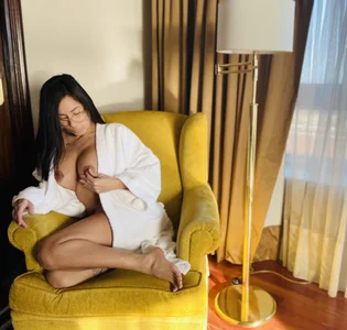 Lili_Cruz38 Love 💕 kiss  4টি ছবি