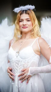 violet_gray_ beautiful photos of halloween angels🎃🤍🎃 Hình 3