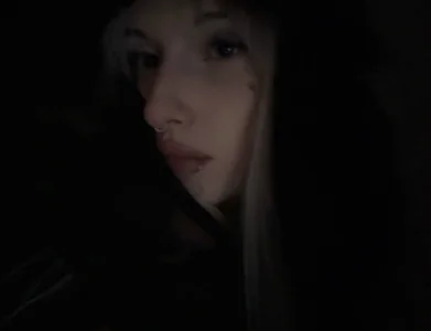 LezzyCrown Public Billede