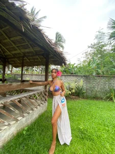 HornyVirtualBabe Beach girl Pic 8